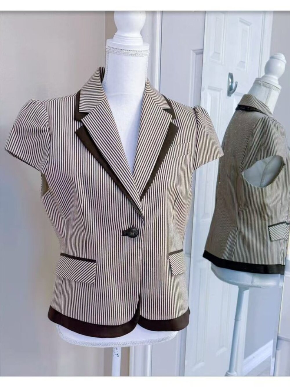 BCBGMaxAzria striped double-lapel blazer size L